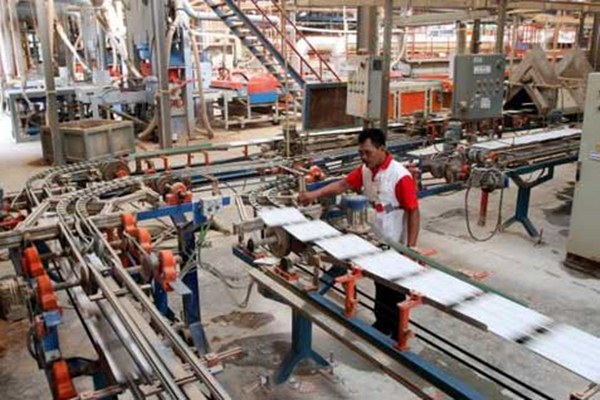 Utilitas Produksi Pabrik Keramik Dalam Negeri Naik Jadi 85%