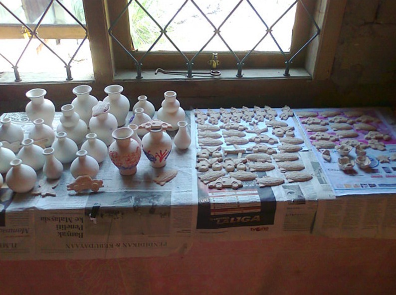 Dari Kegiatan Bimtek Keramik telah tumbuh Industri Kecil Keramik di daerah Muntok Kabupaten Bangka Barat